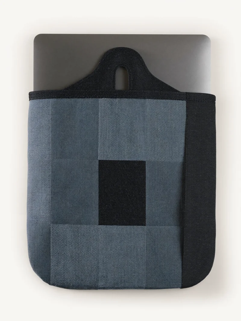 Étude illustrée d'une housse tissée de protection pour appareils.